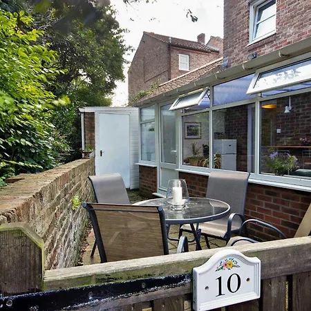 Tatil Evi New Tower House- 10 Pear Tree Court York