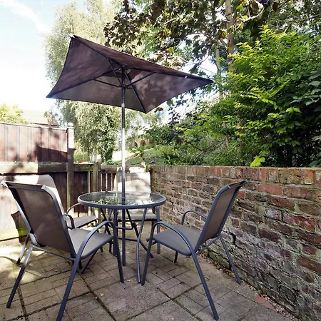 Tatil Evi New Tower House- 10 Pear Tree Court York