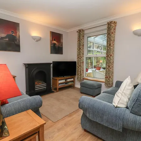 New Tower House- 10 Pear Tree Court York